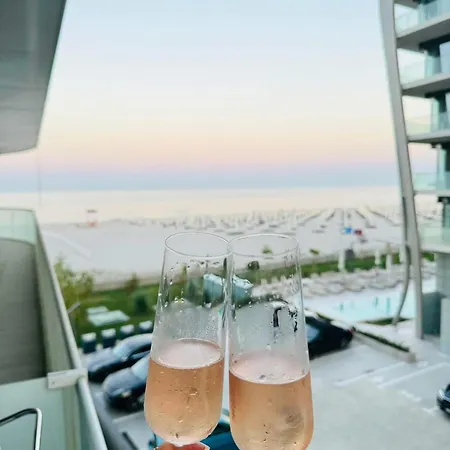 White Sea Premium Mamaia Nord *