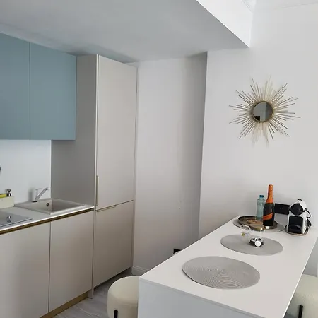 White Sea Premium Mamaia Nord * 那沃达利