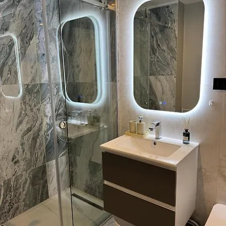 White Sea Premium Mamaia Nord Апартаменты *